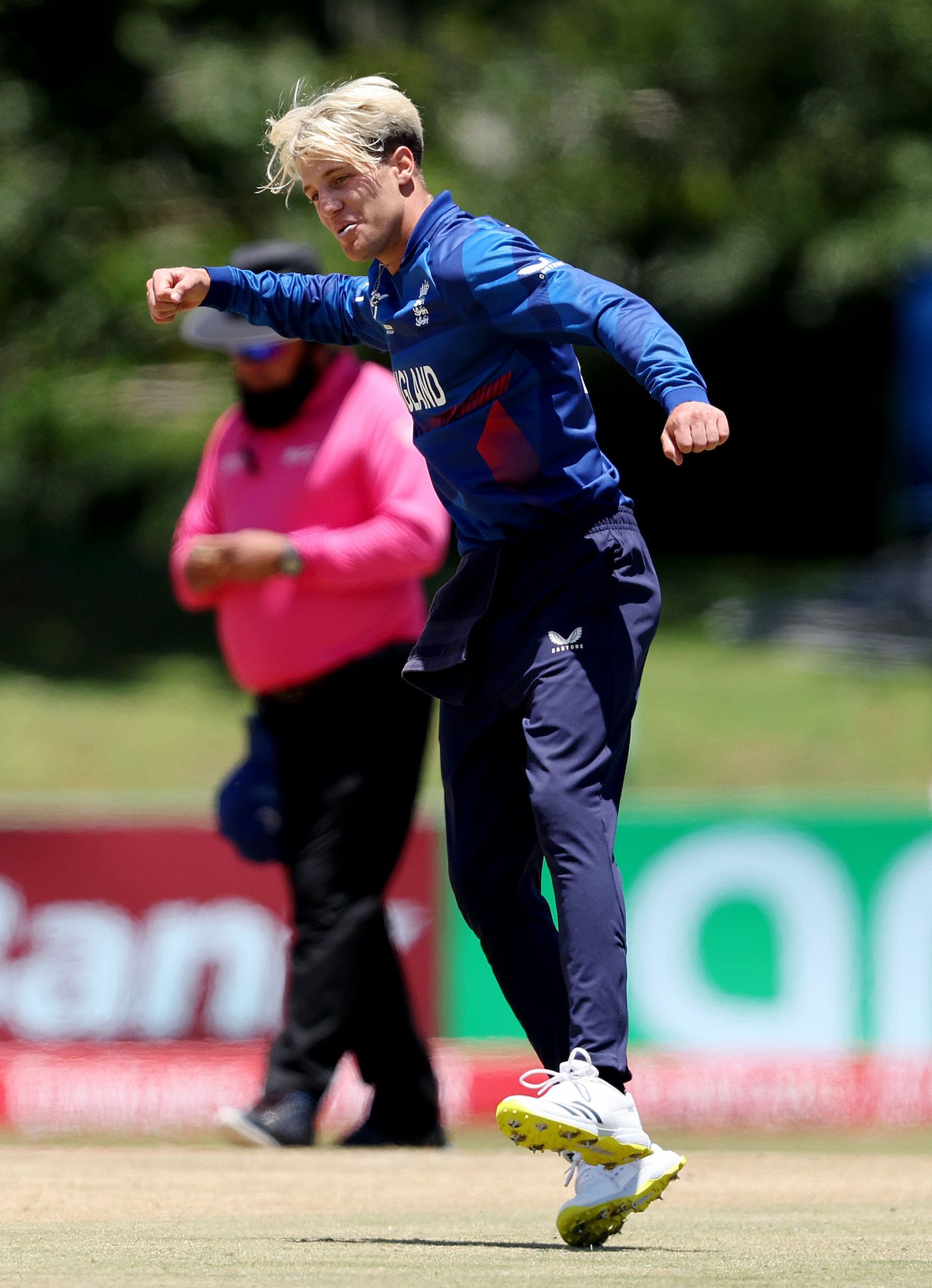 Luc Benkenstein picked up key wickets in the middle overs