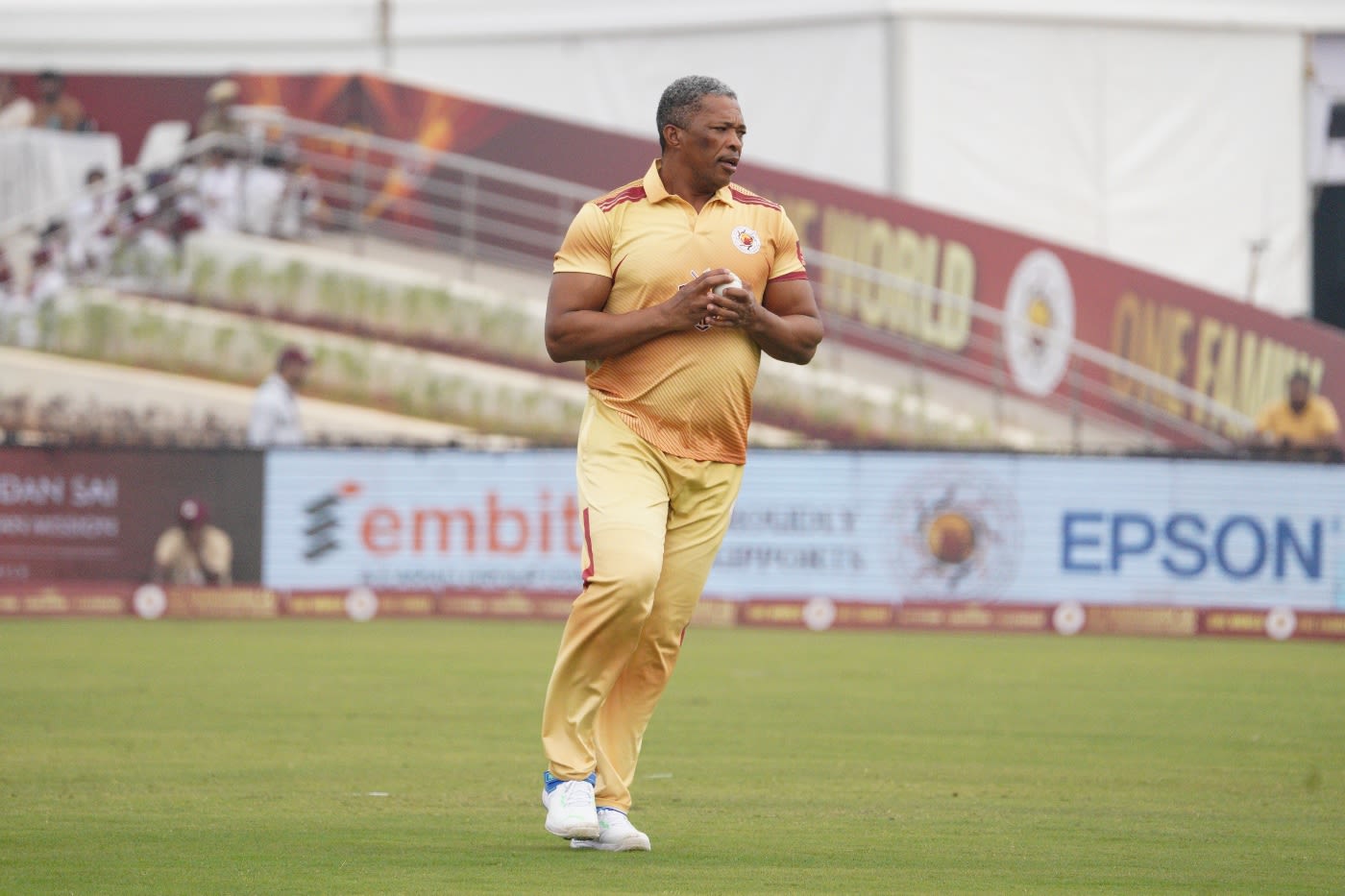 Makhaya Ntini gets ready to bowl