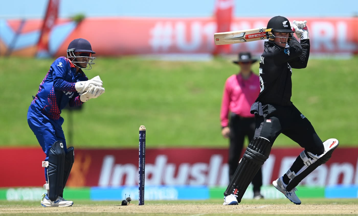 Oscar Jackson hit five sixes in his 81-ball 75