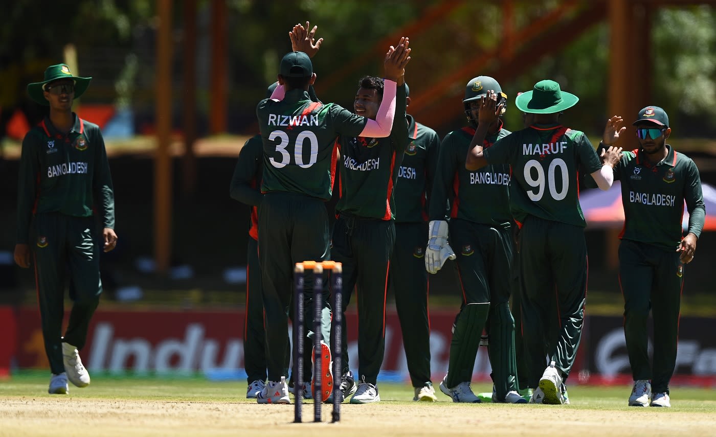 Sheikh Paevez Jibon celebrates a wicket