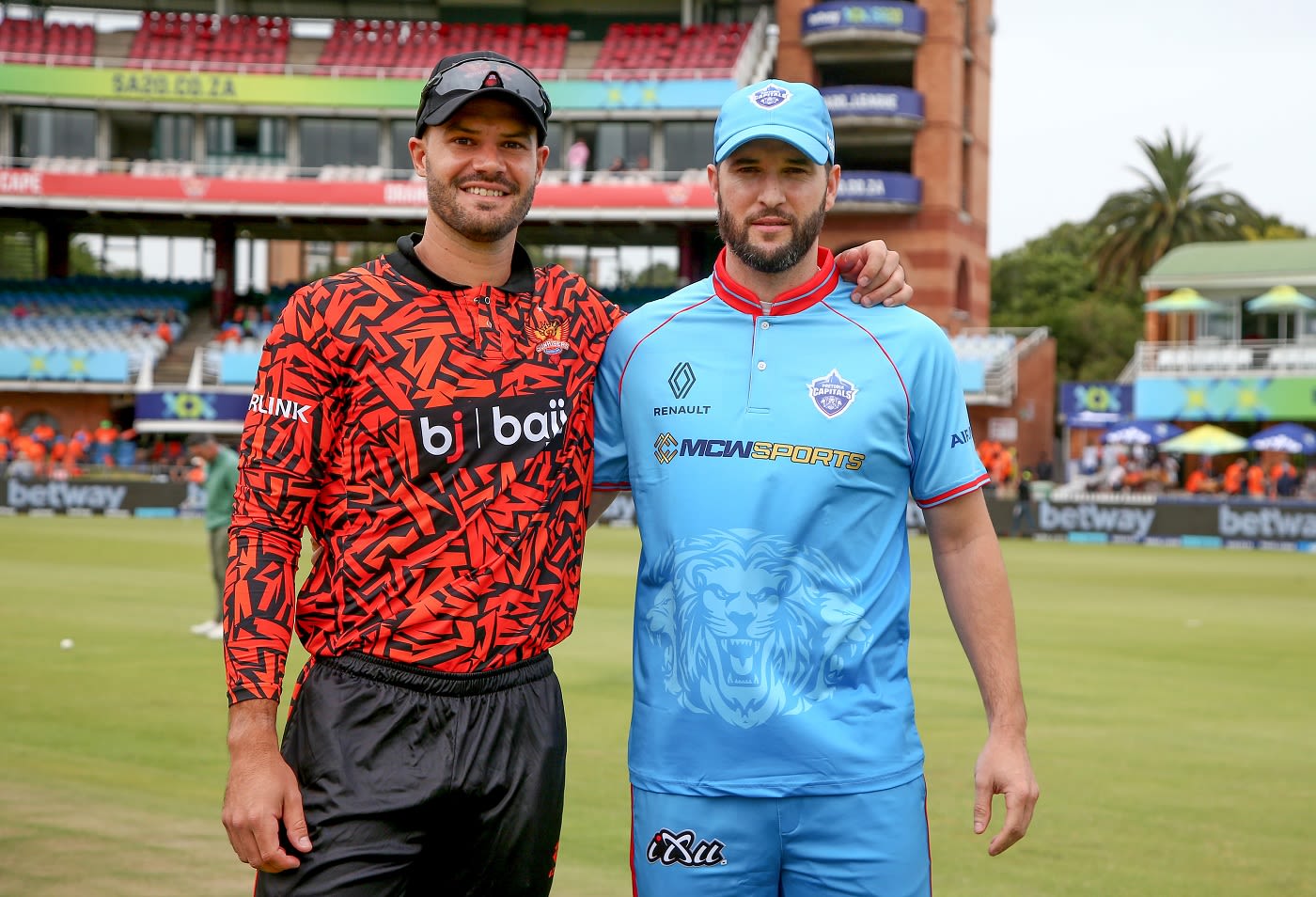 Aiden Markram and Wayne Parnell at the toss