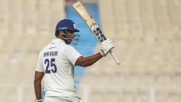 Ranji round-up: Dube rescues Mumbai; Karnataka stumble on 16-wicket day; Sai Kishore drives TN