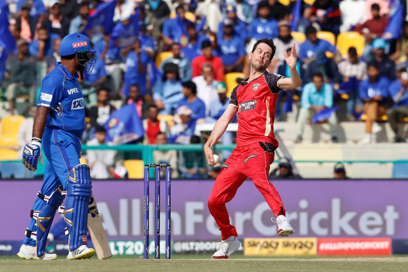 Nathan Sowter struck in his first over for Desert Vipers