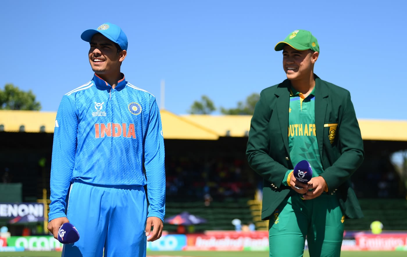 Uday Saharan and Juan James at the toss