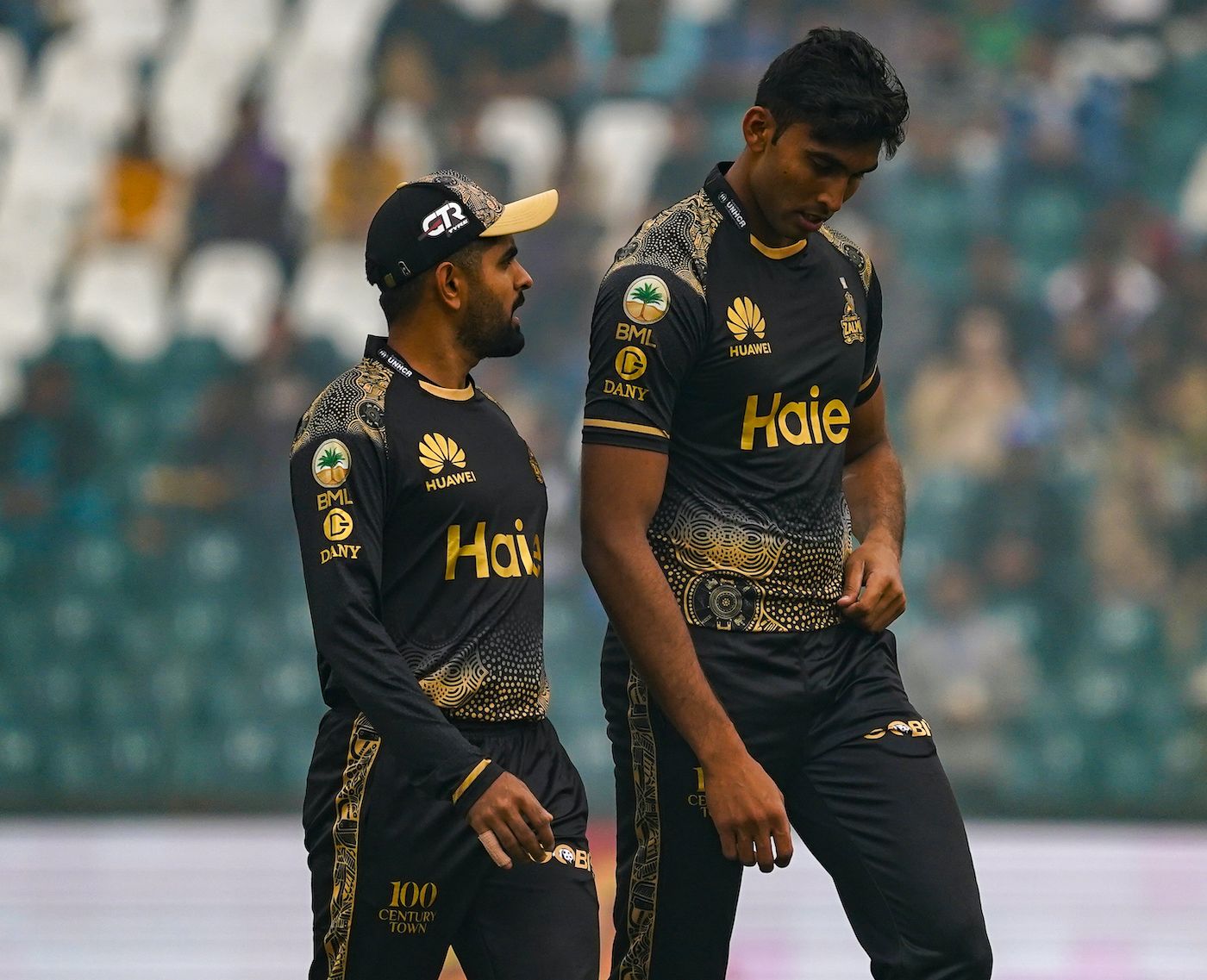Babar Azam has a word with 17-year-old debutant Mohammad Zeeshan