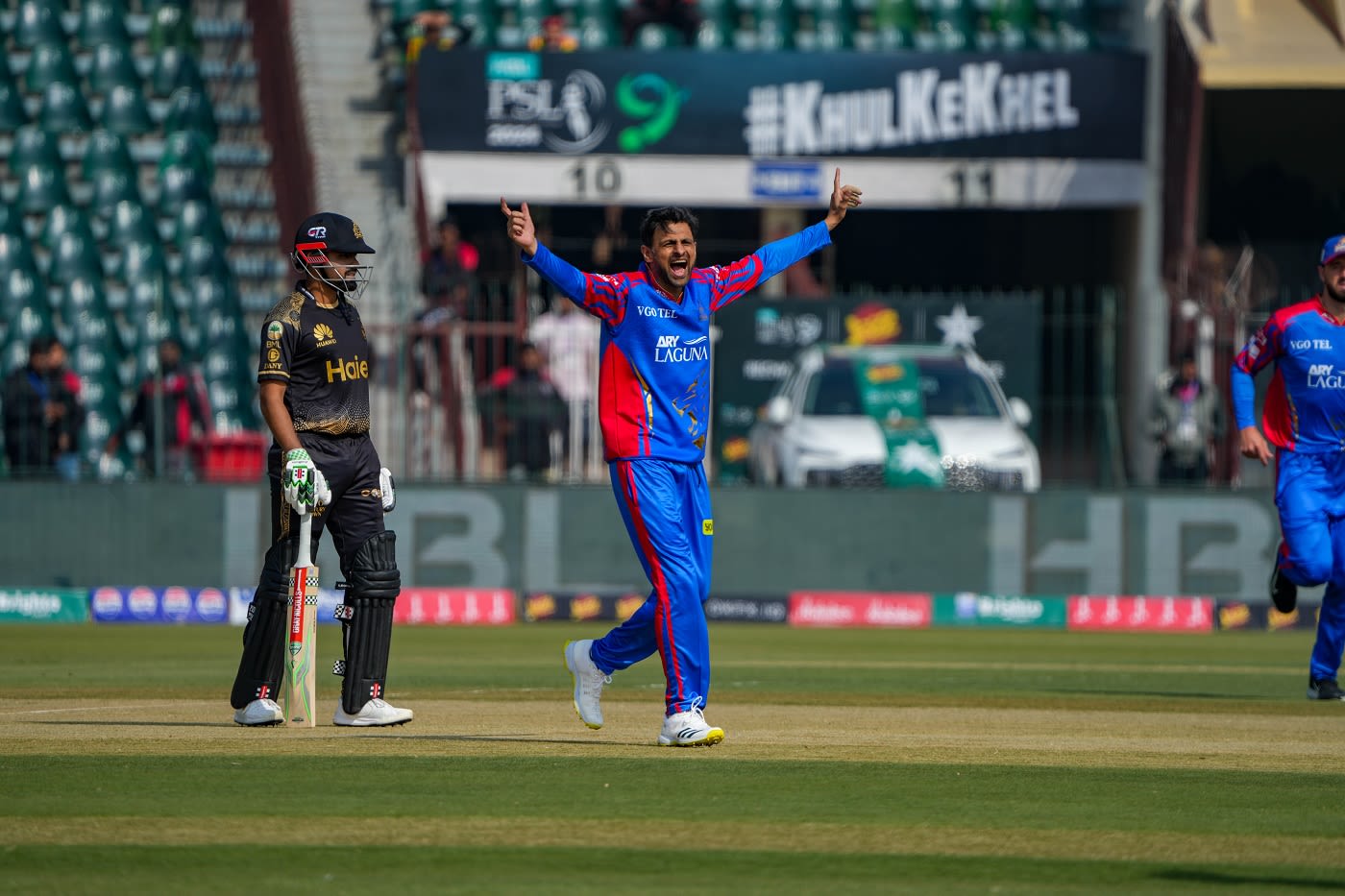Shoaib Malik struck with the first ball of the match
