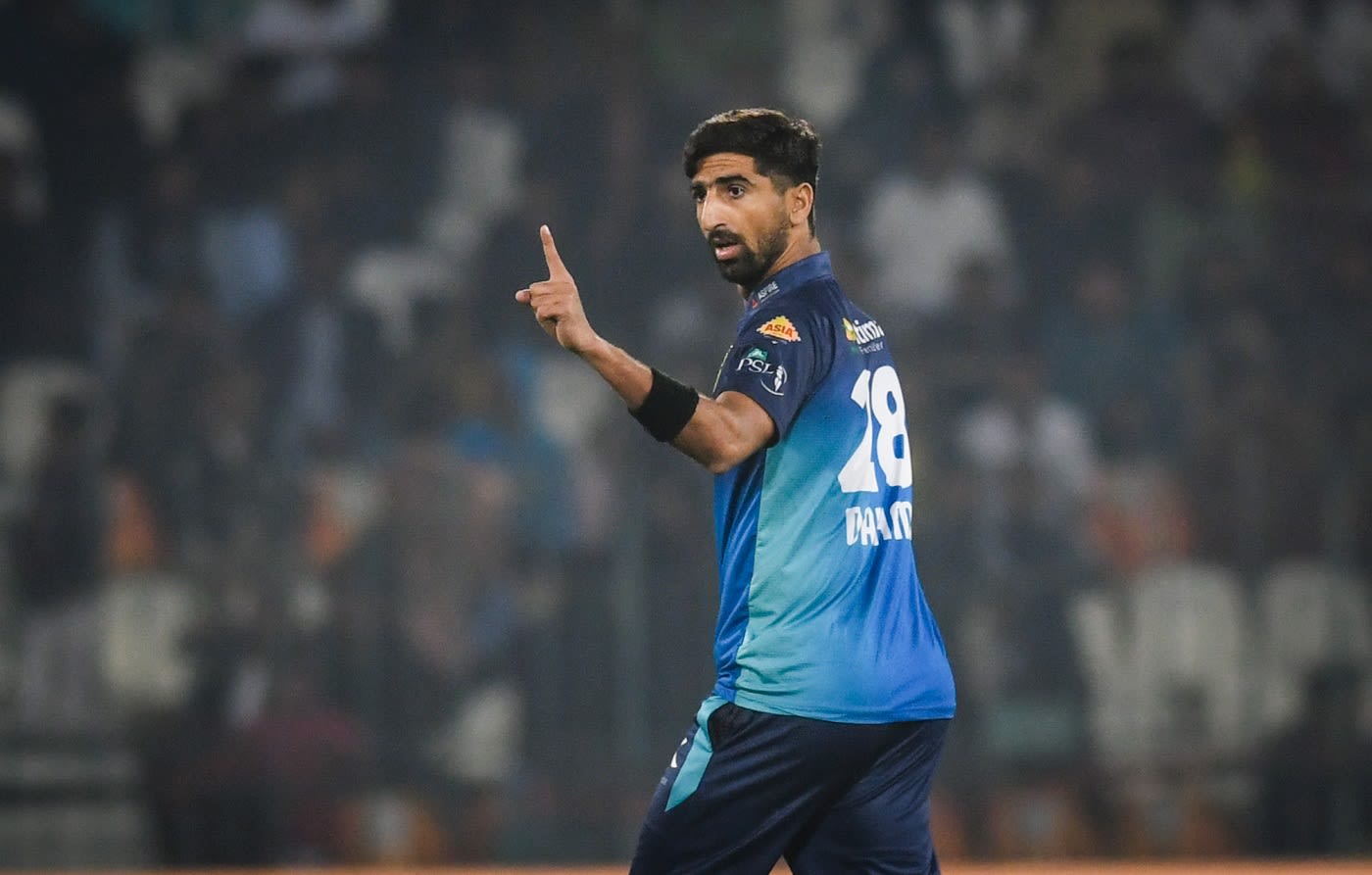 Shahnawaz Dahani celebrates dismissing Saim Ayub