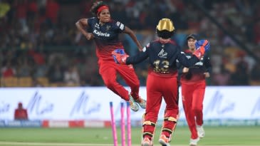 Asha's five-for leads RCB to overcome Harris onslaught