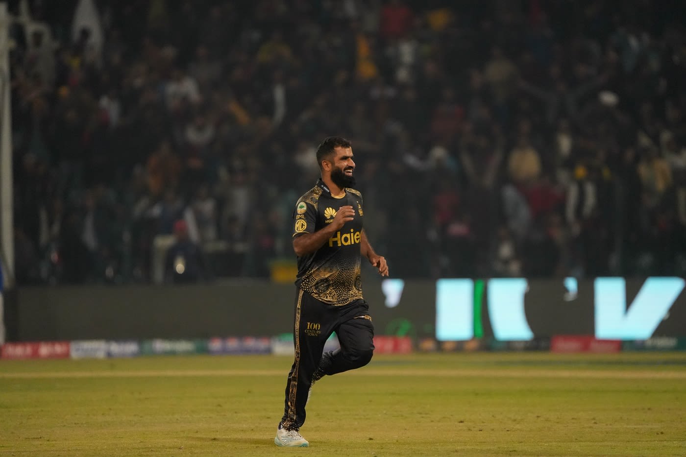 Arif Yaqoob picked up four wickets in an over