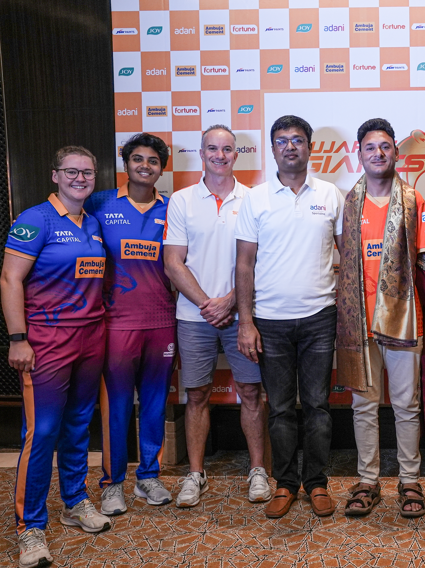 J&K para cricket captain Amir Hussain meets Kathryn Bryce, Meghna Singh, Michael Klinger and Gujarat Giants CBO Sanjay Adesara