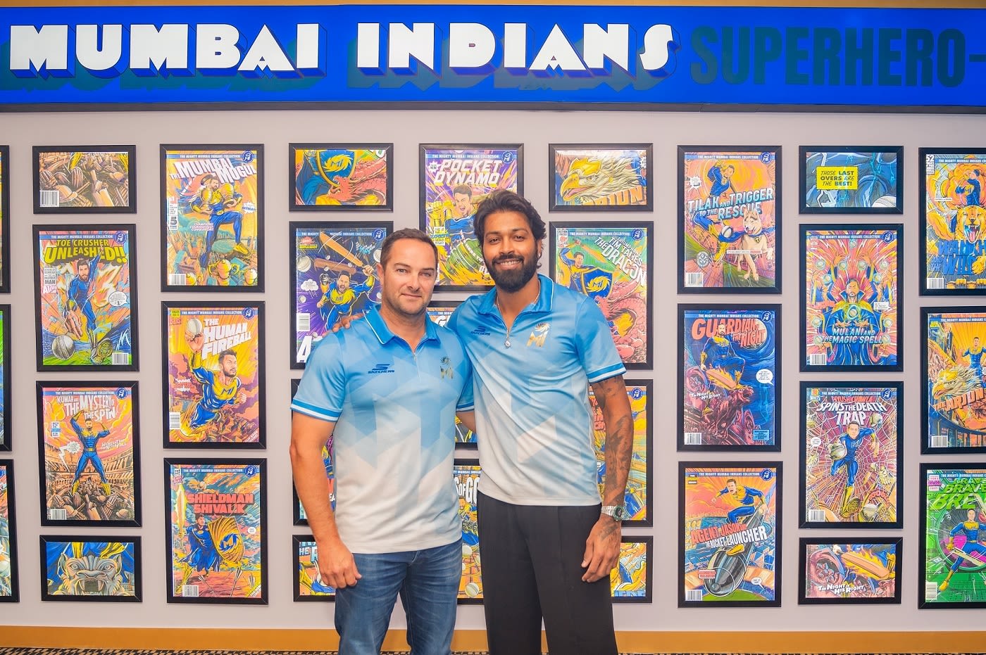 Head coach Mark Boucher and captain Hardik Pandya in the MI team room
