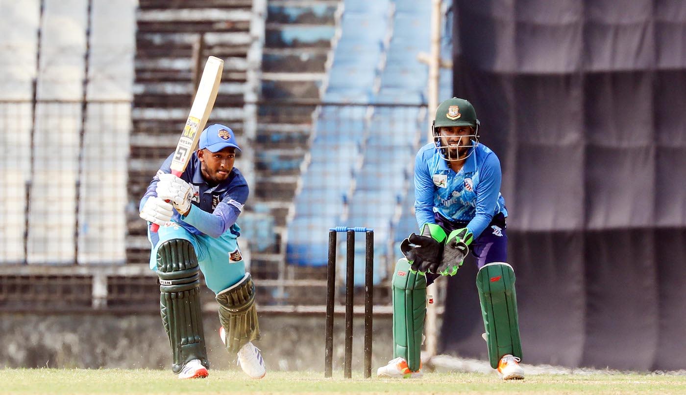 Mahfuzur Rahman Rabby retired hurt after making 28