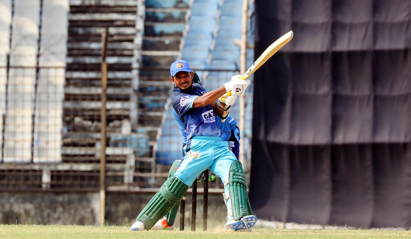 Sabbir Hossen made 64 before retiring hurt