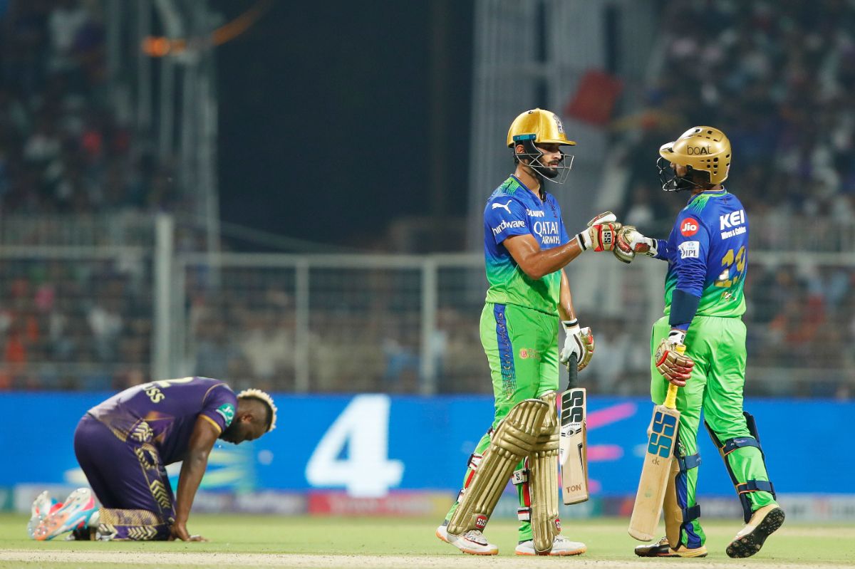 Suyash Prabhudessai and Dinesh Karthik steadied RCB after a wobble