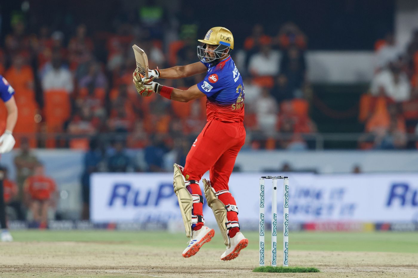 Swapnil Singh gave RCB a late boost with 12 off six