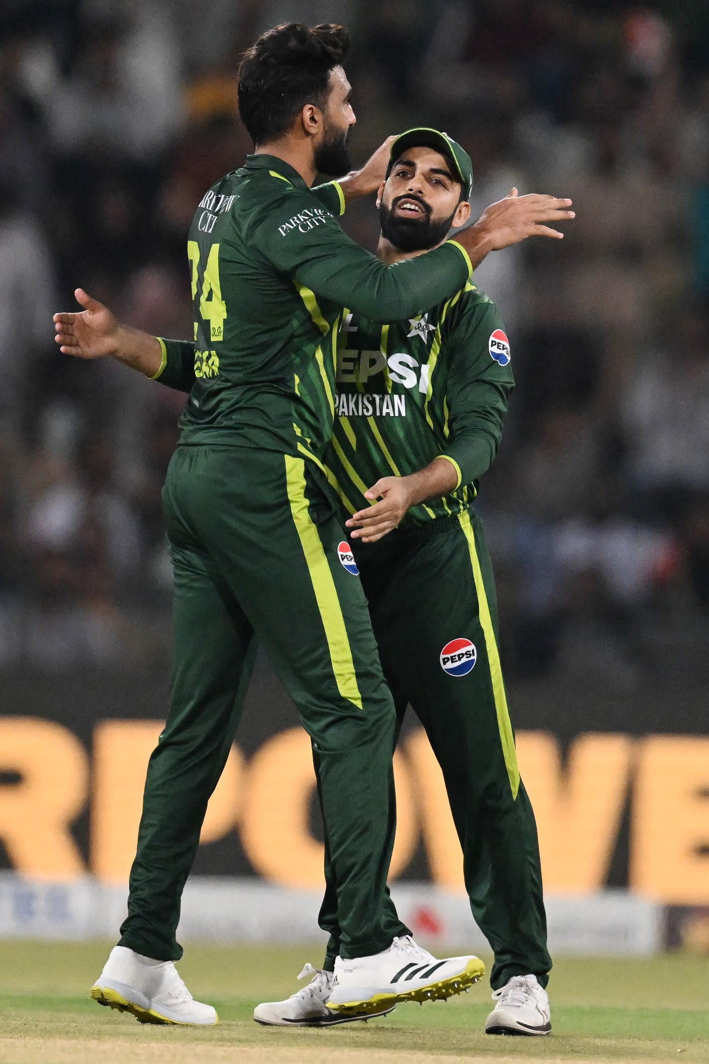 Usama Mir and Shadab Khan took three quick wickets to give Pakistan the momentum