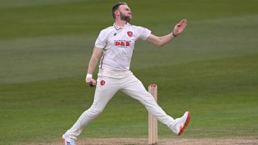 Fascinating final day looms as Essex eye victory target against Warwickshire