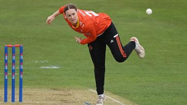 Gordon, Elwiss stun Surrey as The Blaze surge clear