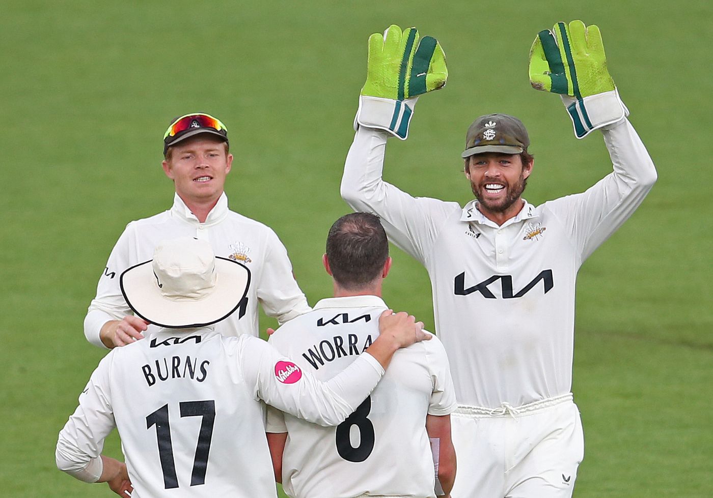 Ben Foakes celebrates as Dan Worrall ripped through Worcestershire's top-order