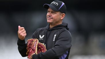 Matthew Mott joins Sydney Sixers as assistant coach following England exit