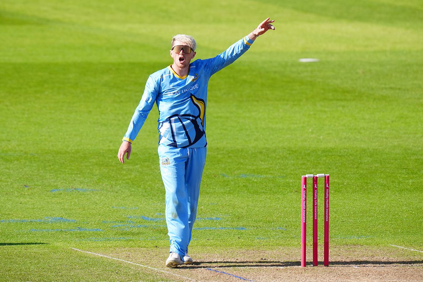 Dom Bess took early wickets