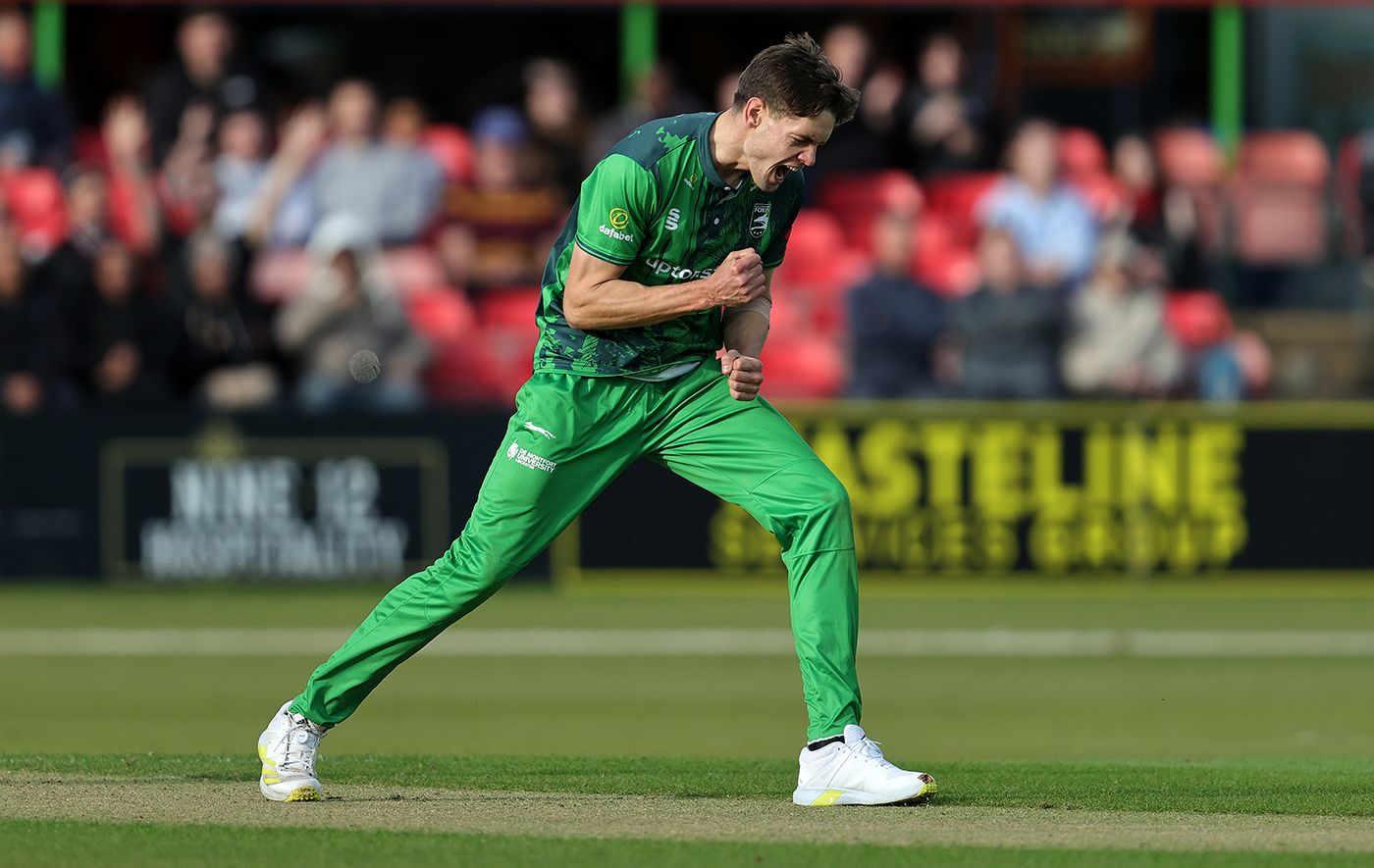 Scott Currie claimed a four-wicket haul