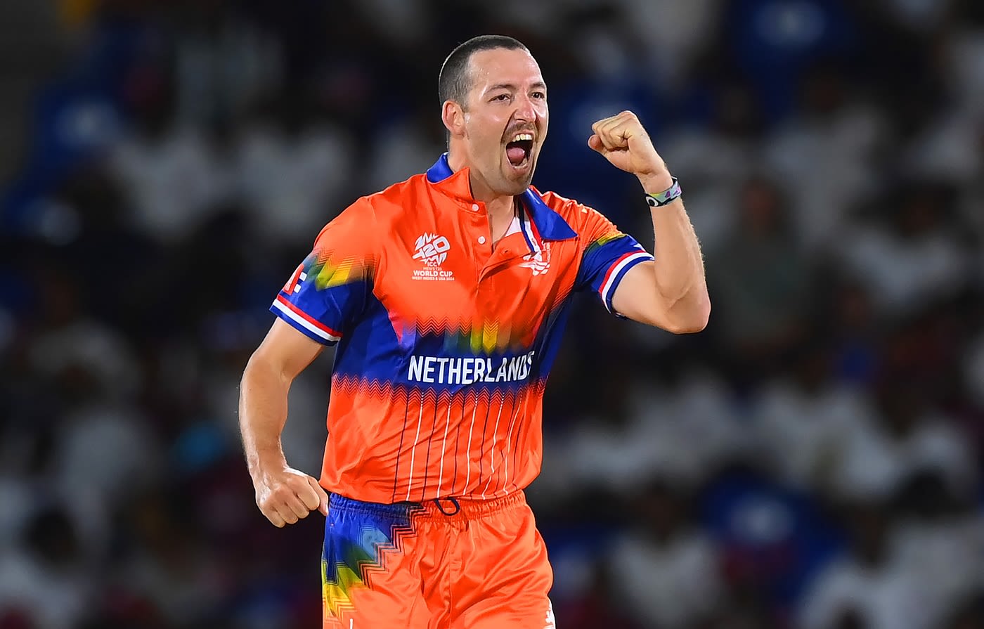 Paul van Meekeren struck in his first over for Netherlands