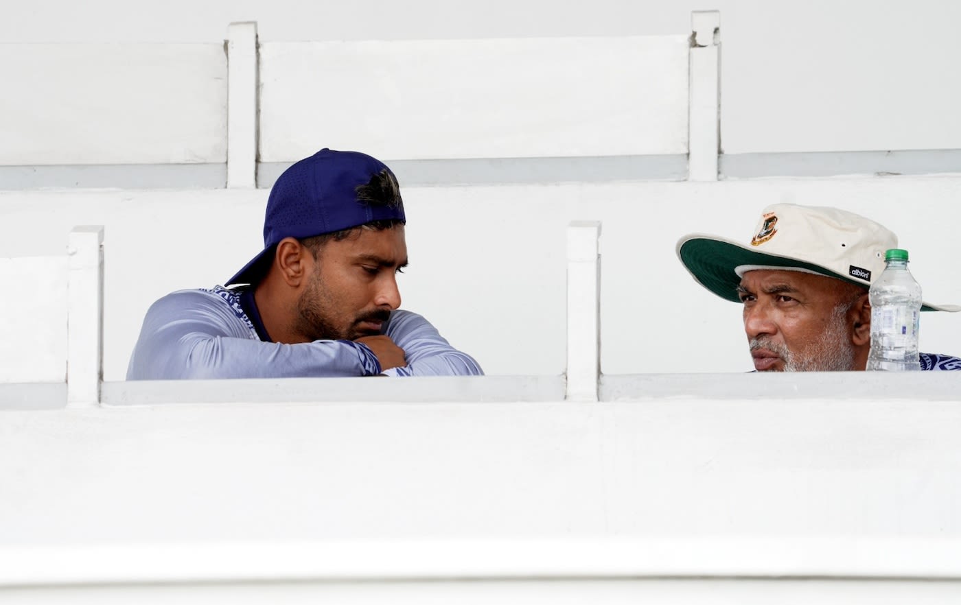Chandika Hathurusingha speaks to the out-of-form Litton Das