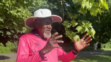 Steve Bucknor is still raising the finger