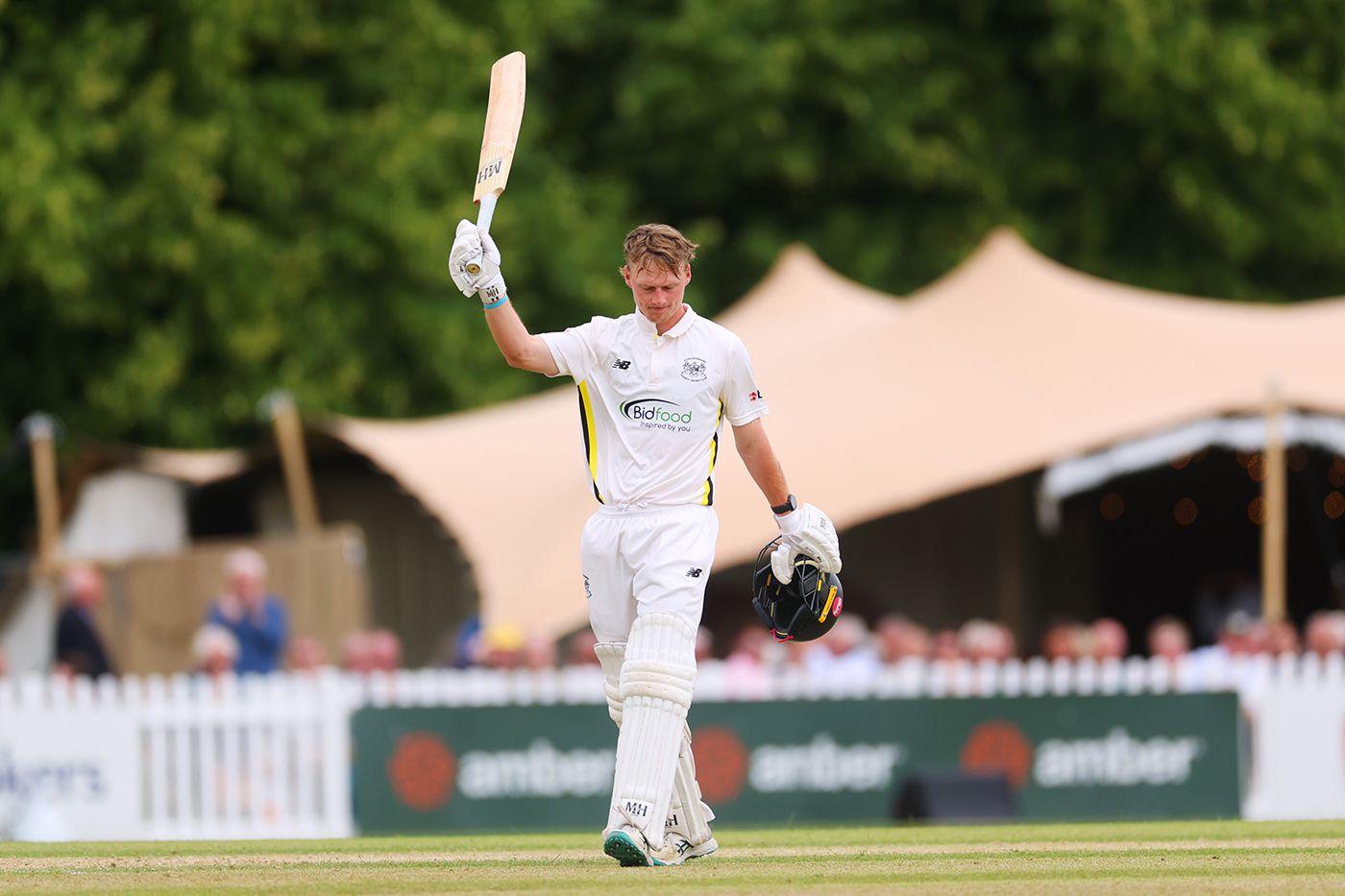 Miles Hammond rattled off a 94-ball hundred