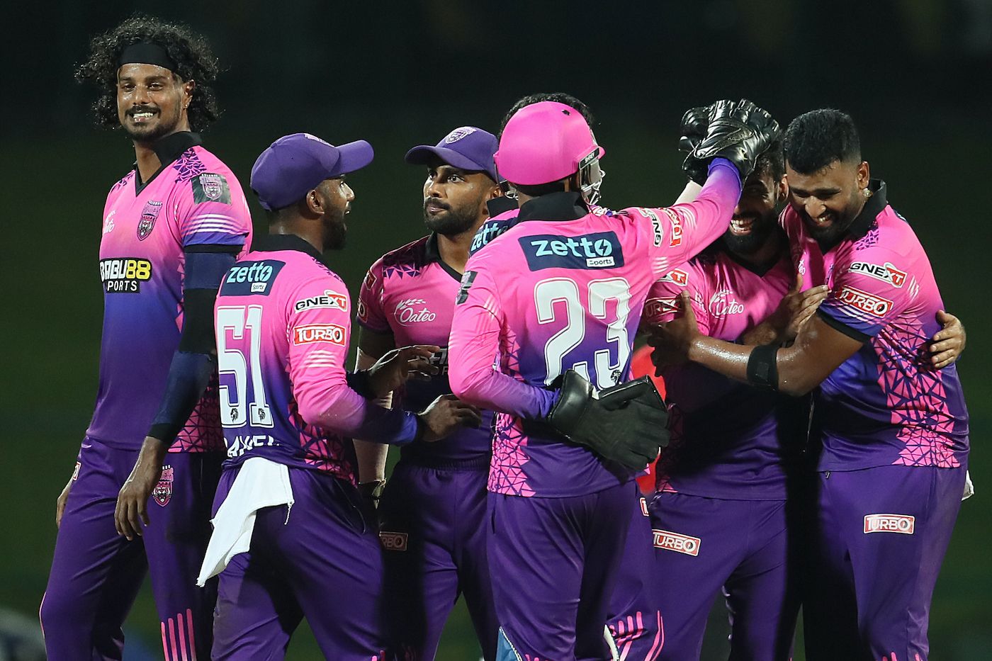 Shadab Khan had a four-for in no time