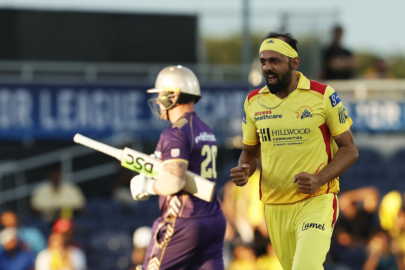 Zia-ul-Haq struck twice in his second over