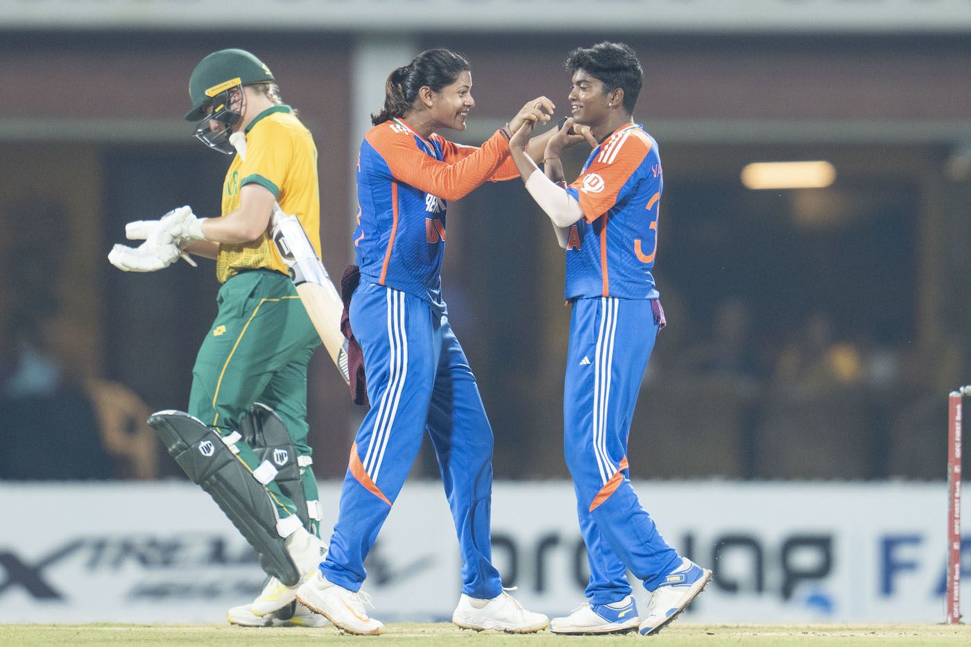 Pooja Vastrakar and Radha Yadav took 7 for 20 between them