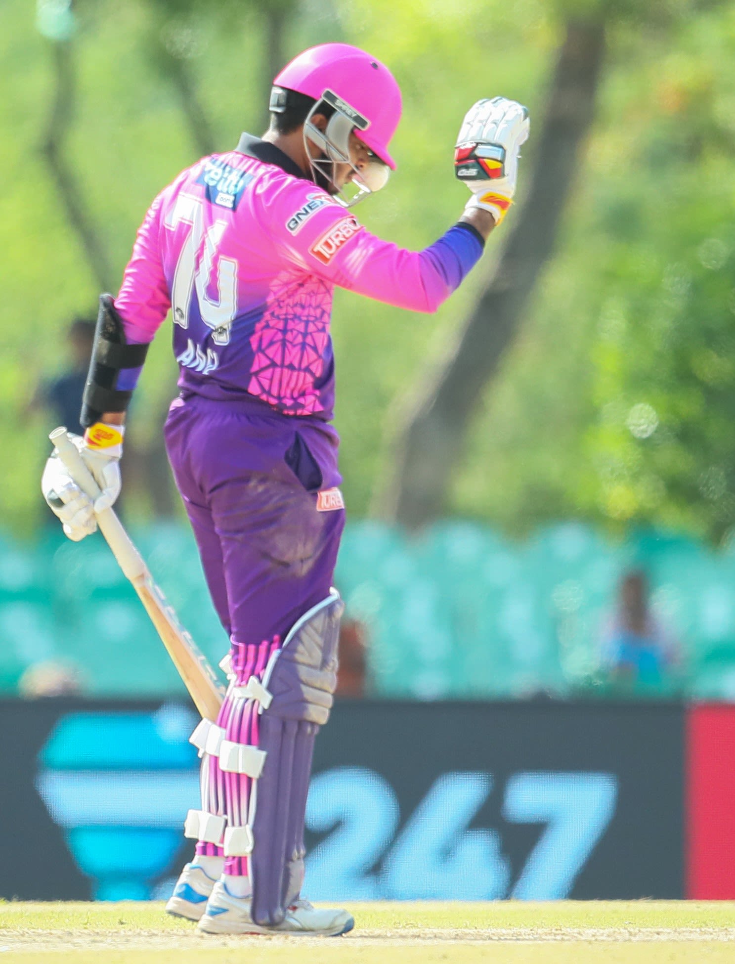 Angelo Perera retired hurt after being struck on the helmet