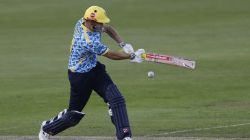 Hain, Gleeson to the fore as Warwickshire make it three in a row