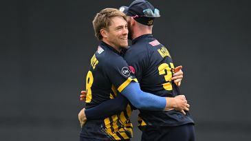 Dan Douthwaite drives Glamorgan into final as Warwickshire's challenge fades