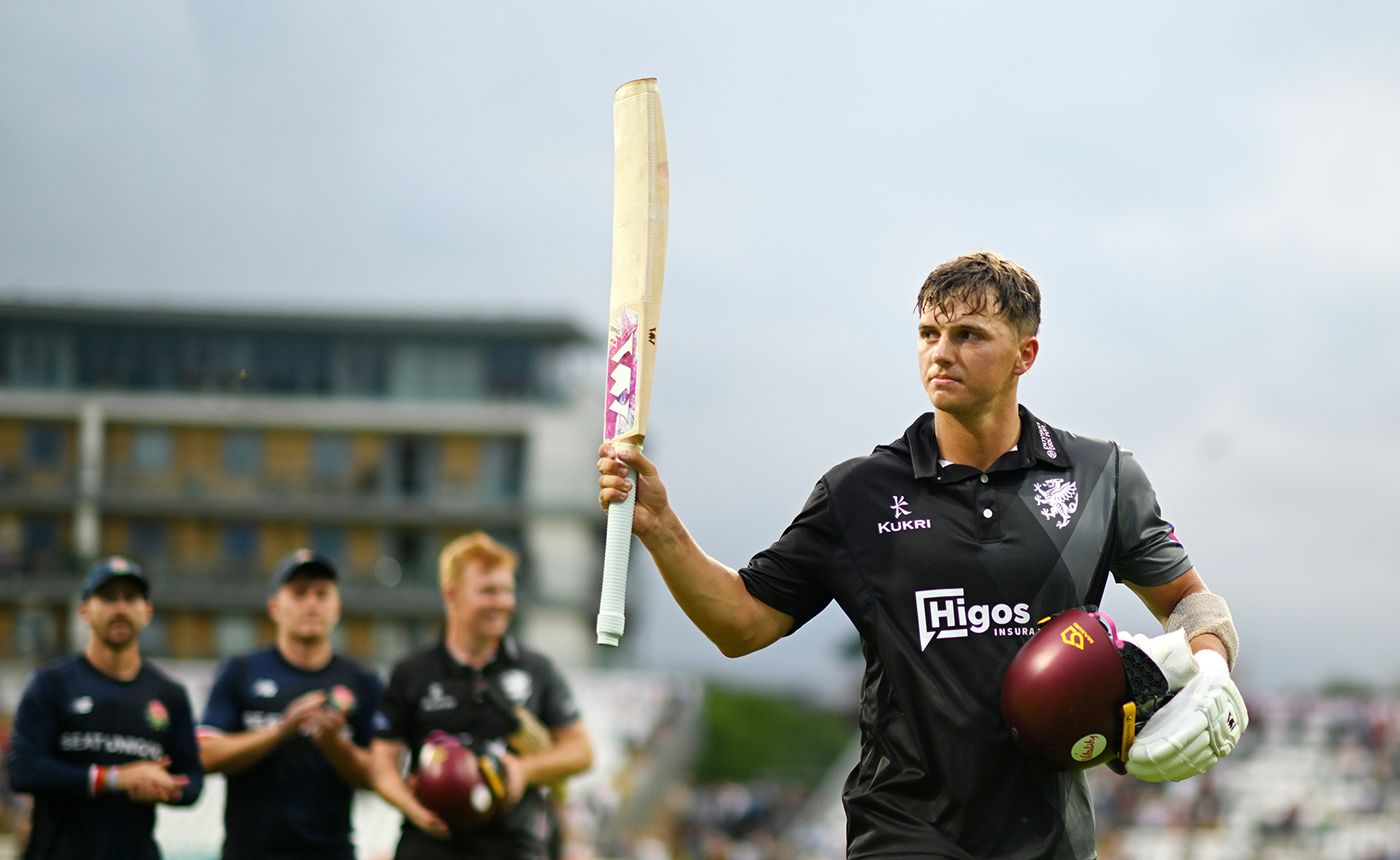 George Thomas' maiden hundred led Somerset to victory