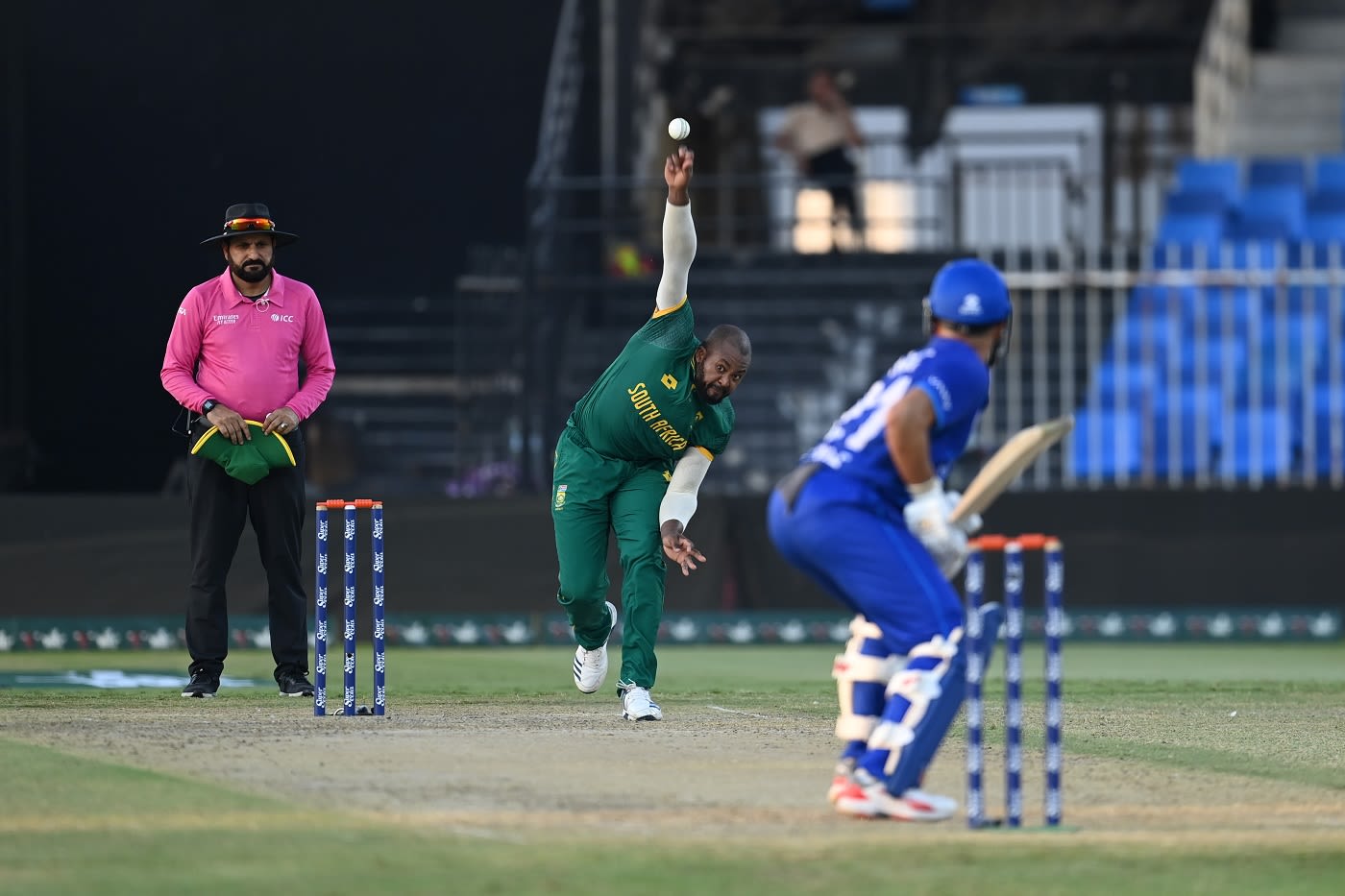 Andile Phehlukwayo picked up 2 for 17