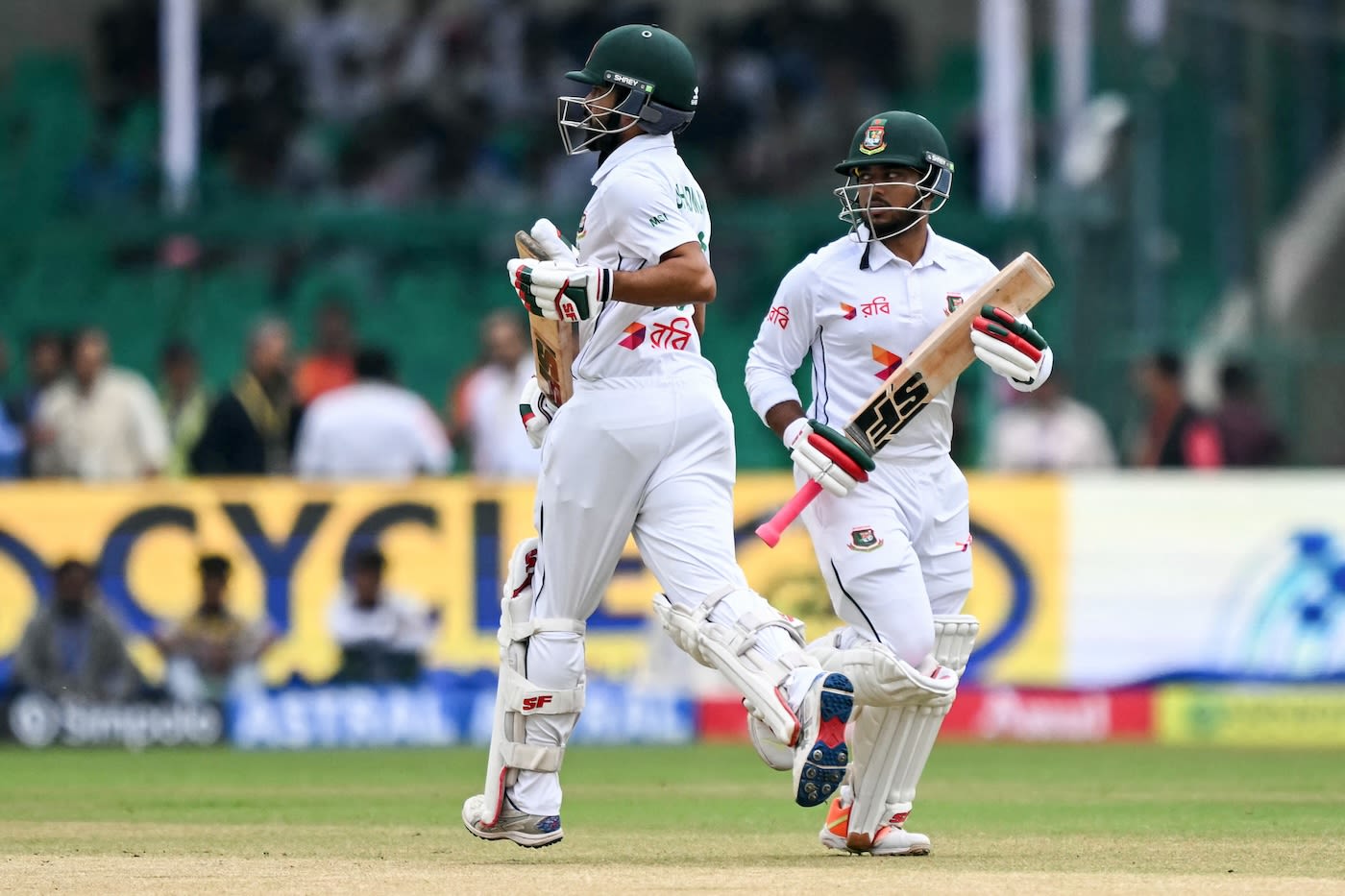 Shadman Islam and Zakir Hasan saw through the early overs of swing