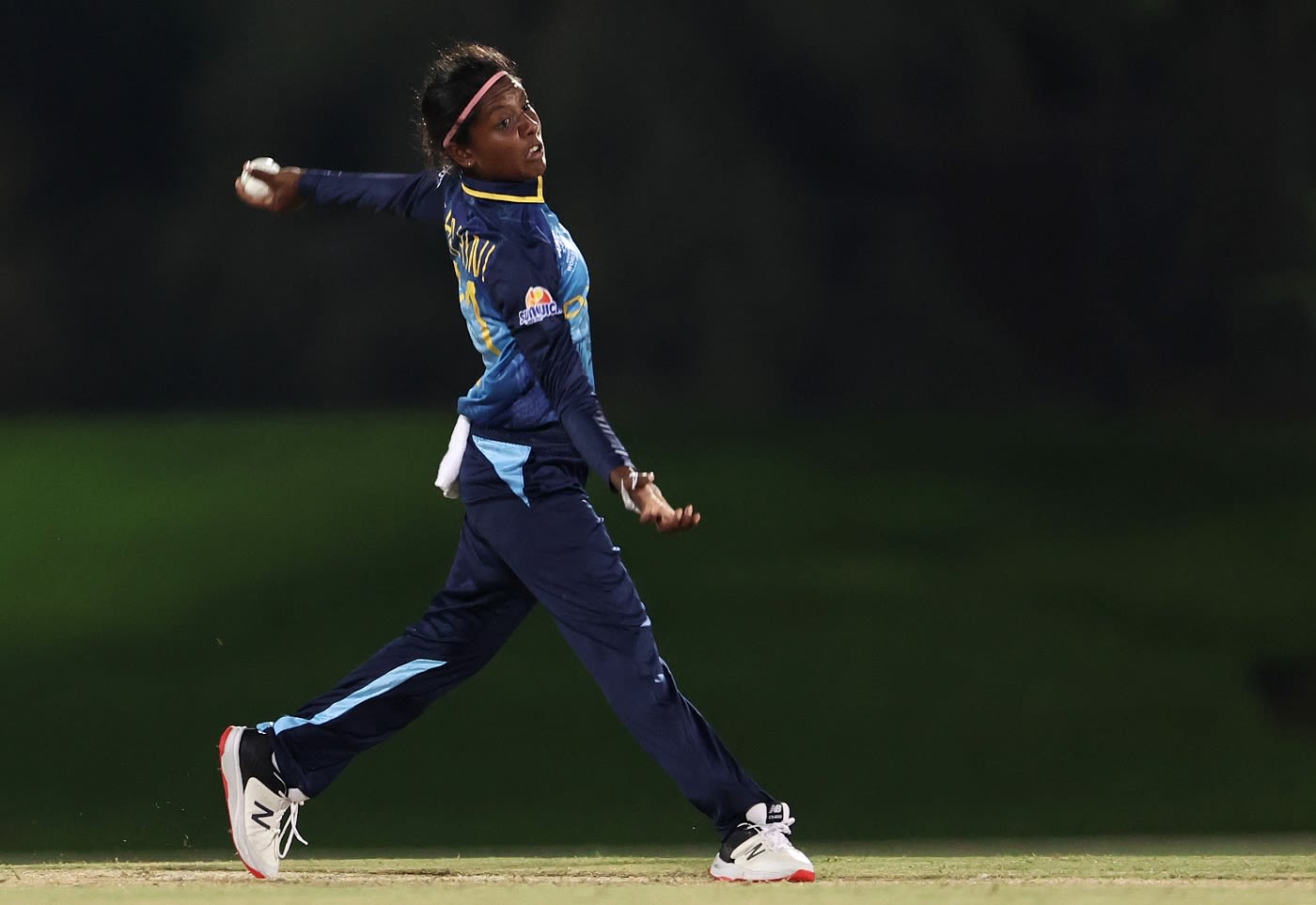 Sachini Nisansala bowls