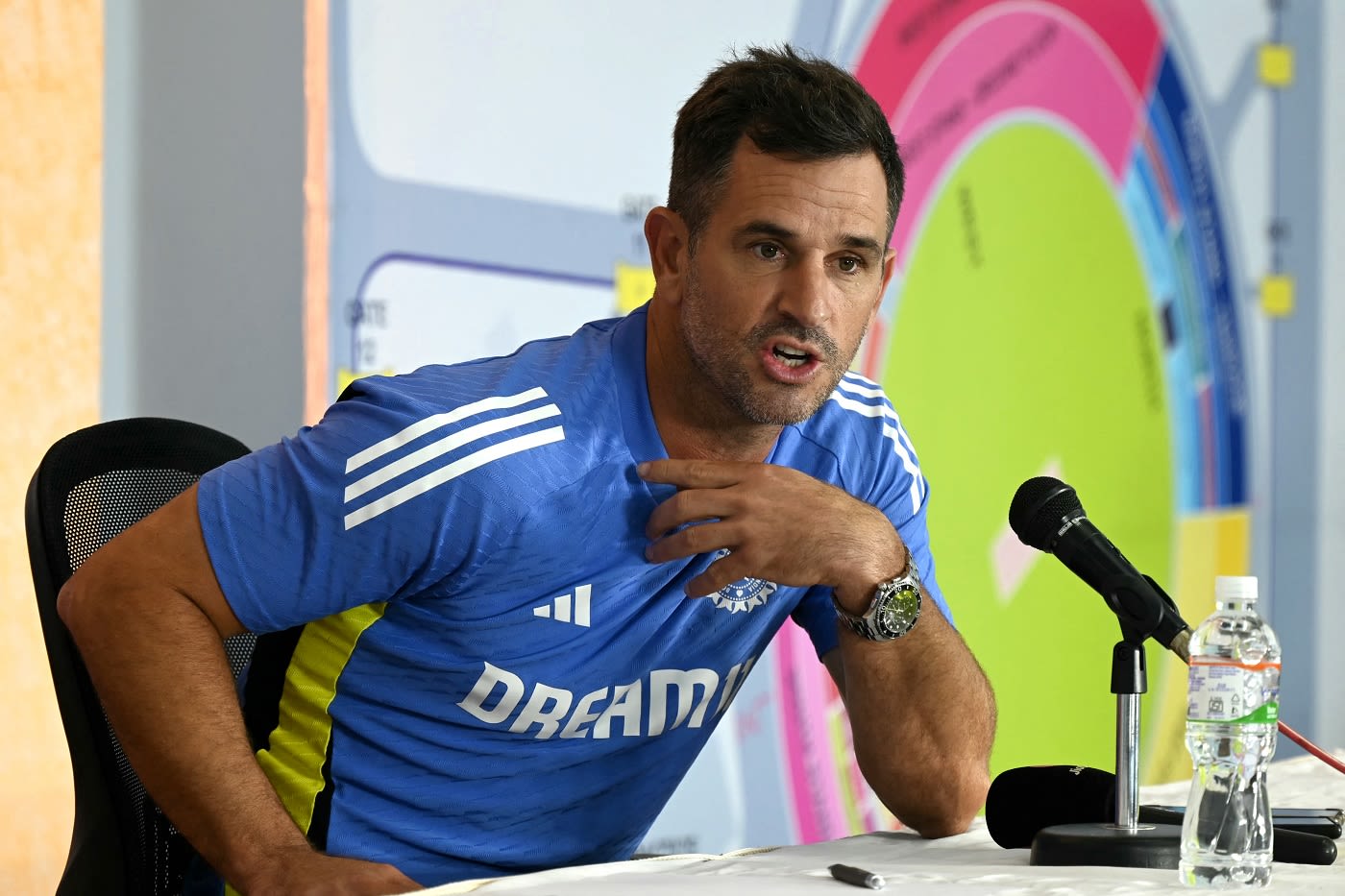 Ryan ten Doeschate speaks to the media in Hyderabad