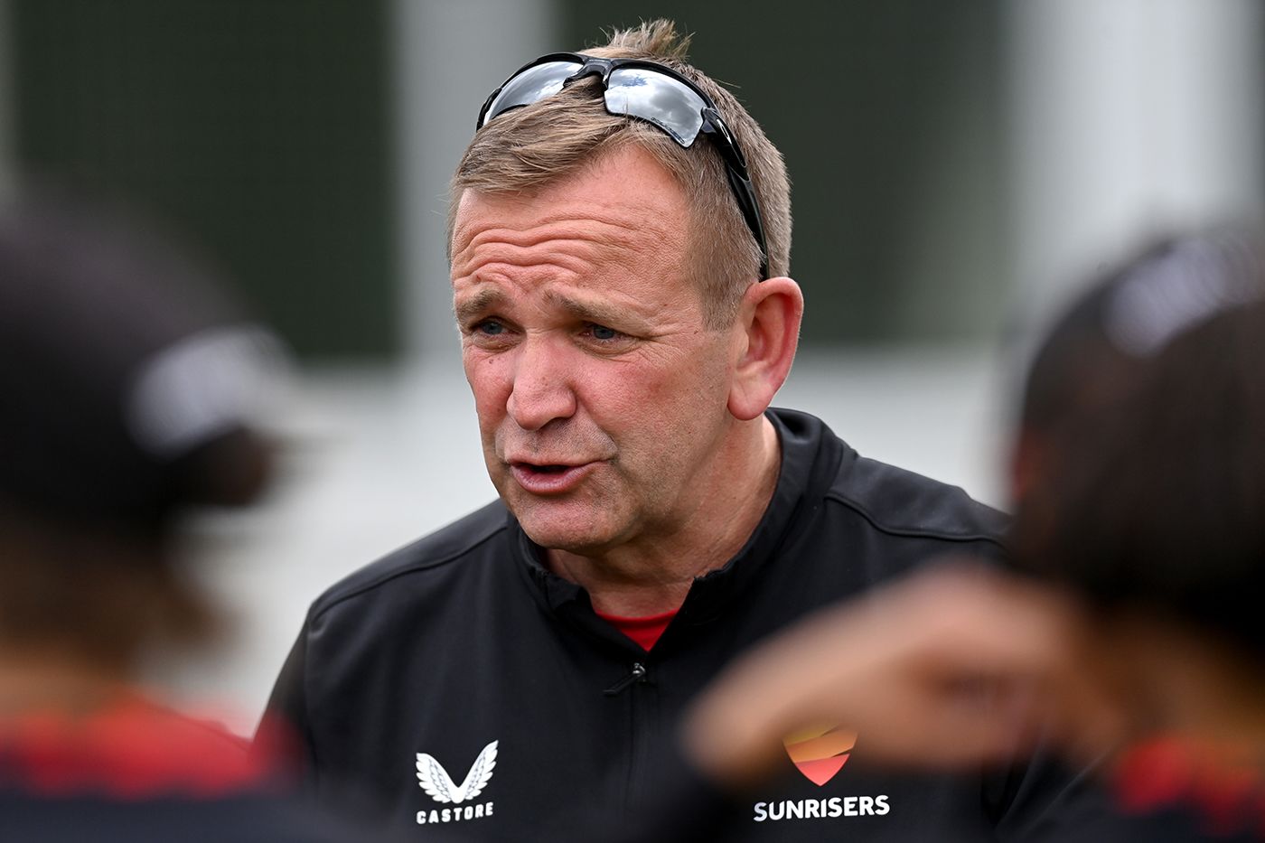 Andy Tennant speaks to his Sunrisers players