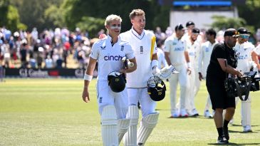 Jacob Bethell debut fifty, Brydon Carse ten-for seal England victory