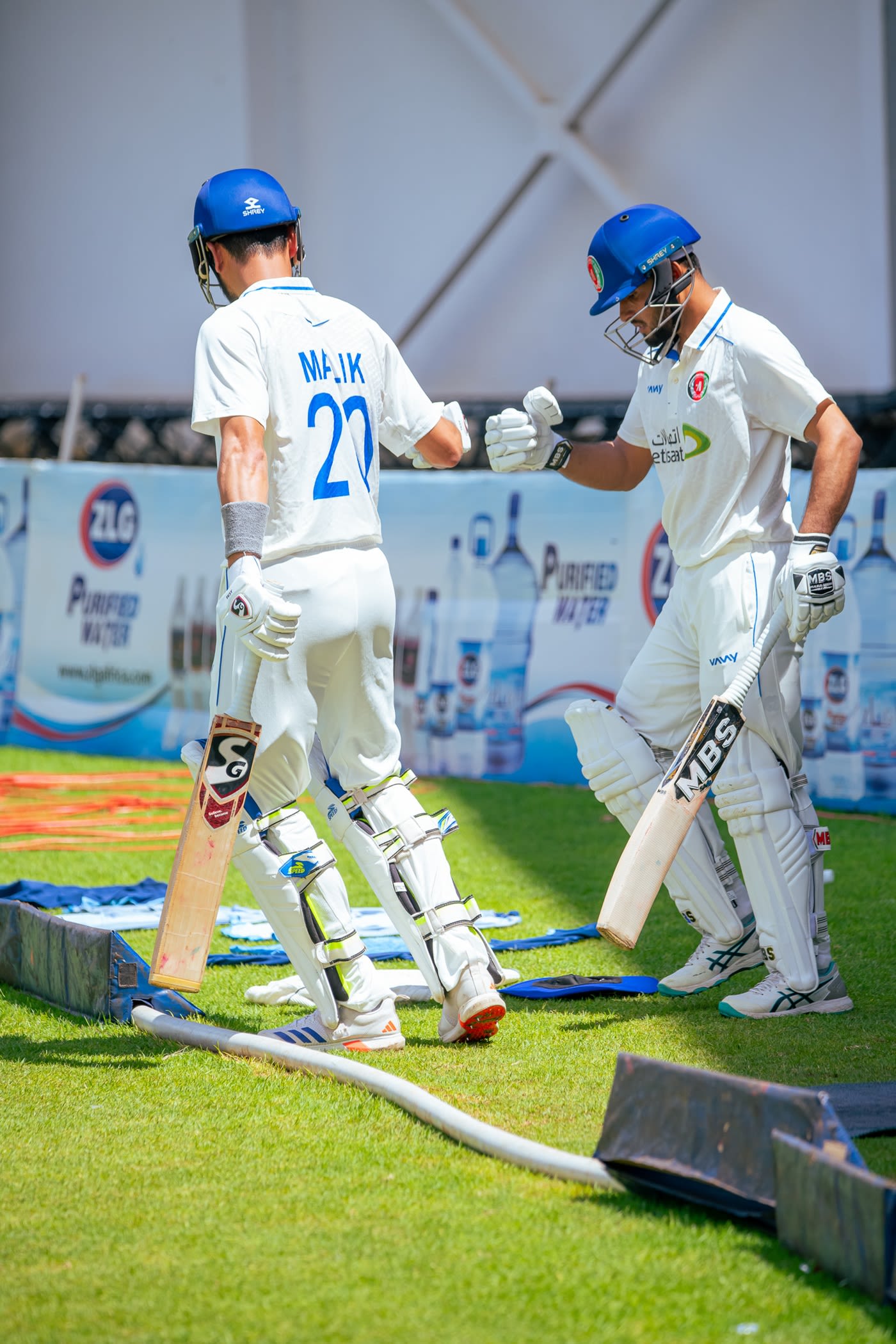 Abdul Malik and Riaz Hassan started cautiously
