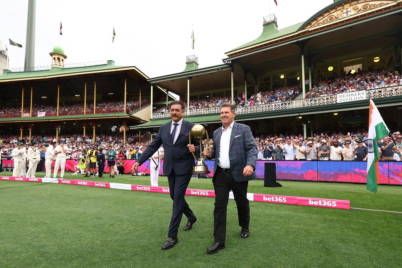 Ravi Shastri and Mark Taylor carry the Border-Gavaskar Trophy