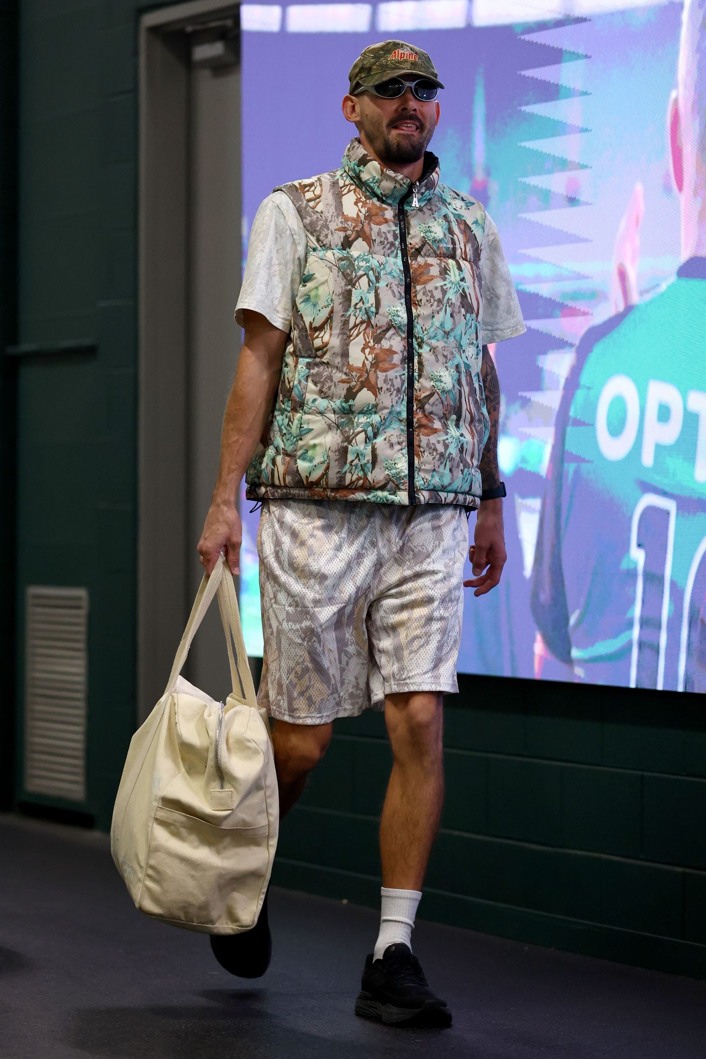 Kane Richardson arrives for the Melbourne derby