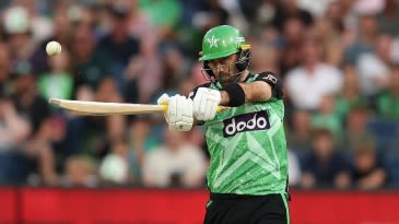 Sizzling Maxwell powers Stars into the knockout