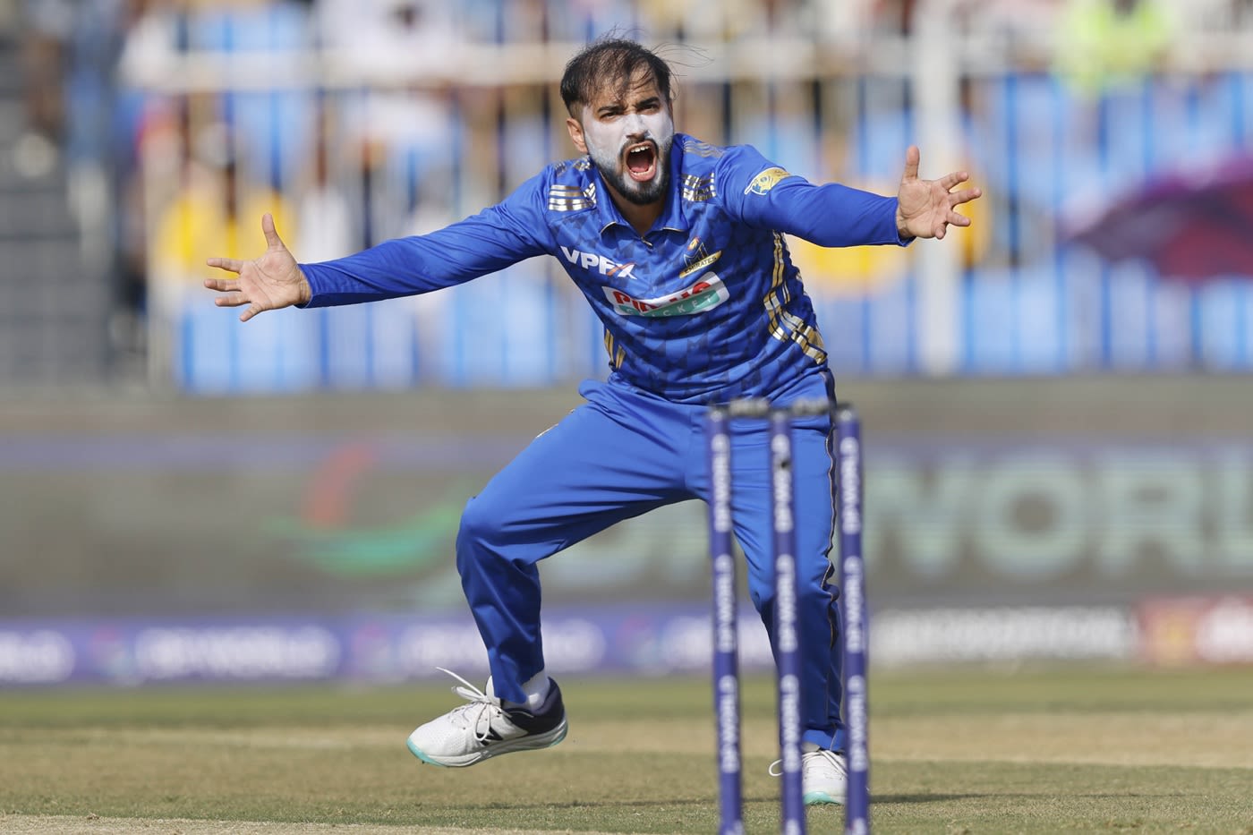 Waqar Salamkheil did not let Rohan Mustafa settle
