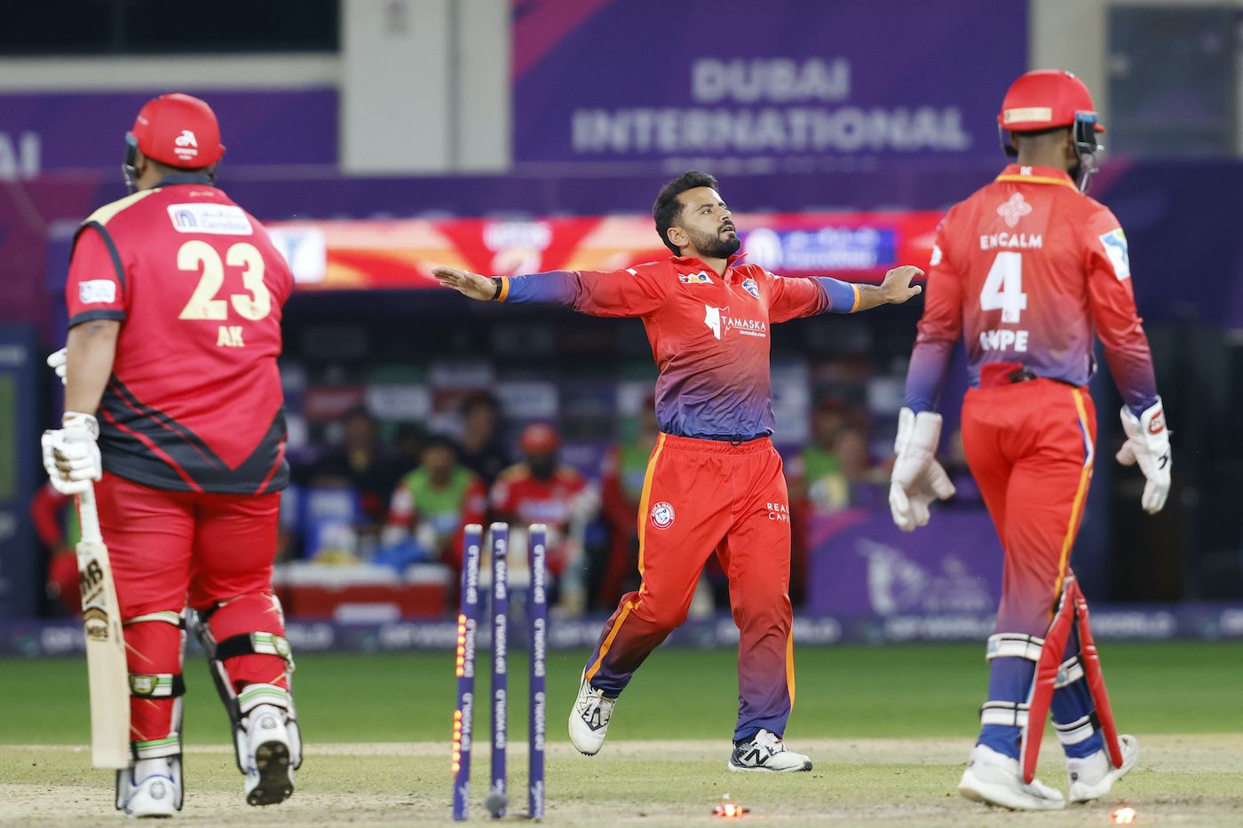 Zahir Khan finished with 3 for 34