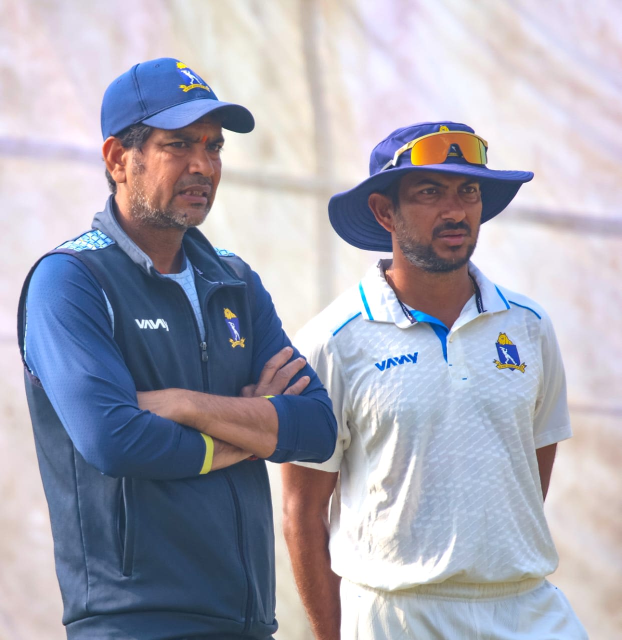 Bengal head coach Laxmi Ratan Shukla and captain Anustup Majumdar have their thinking hats on